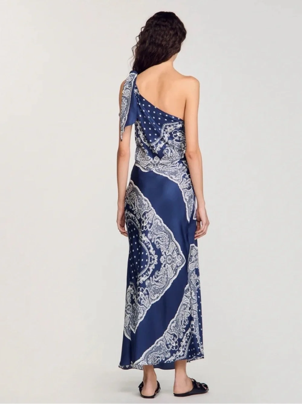 Orlana BANDANA-PRINT MAXI DRESS - Picture 2 of 5